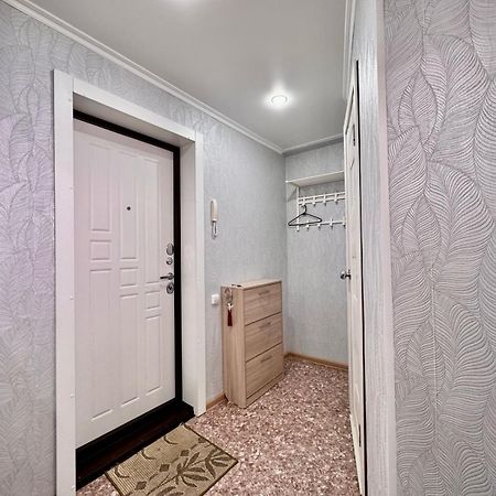 В Центре Павлодара Светлая Квартира Exterior foto
