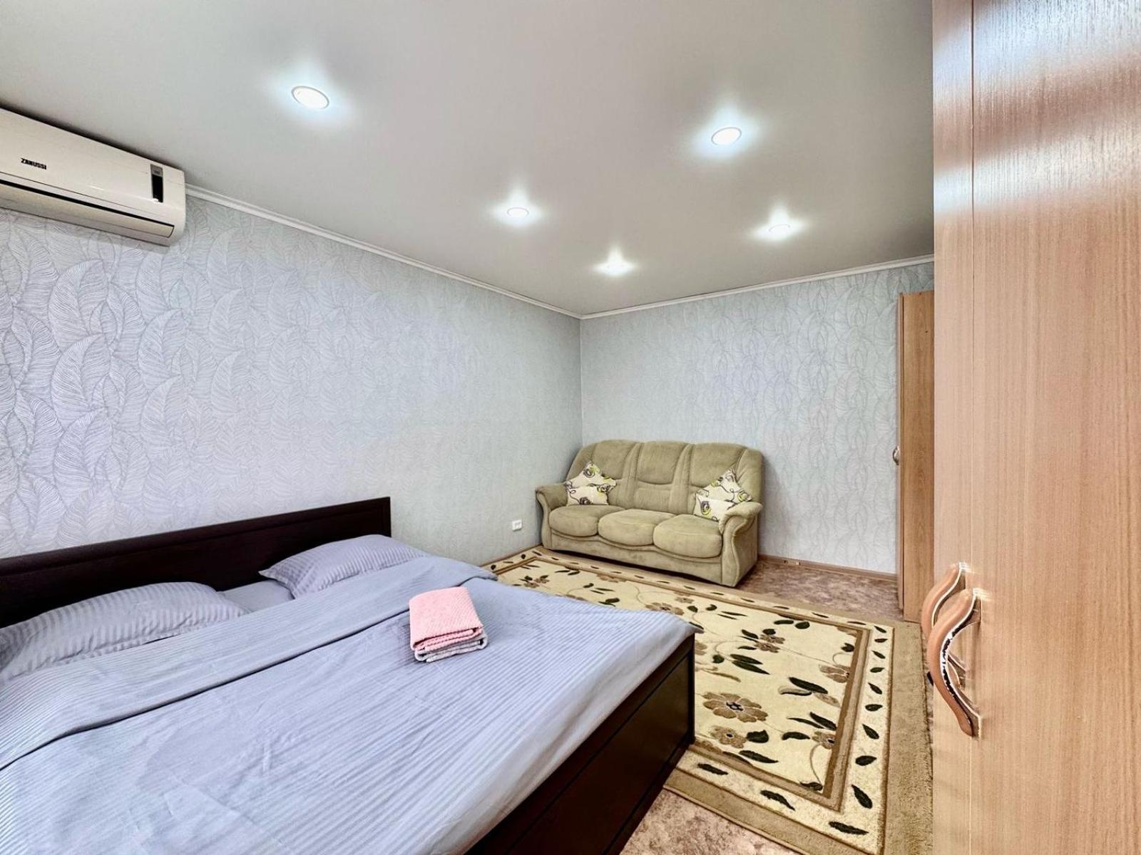 В Центре Павлодара Светлая Квартира Exterior foto